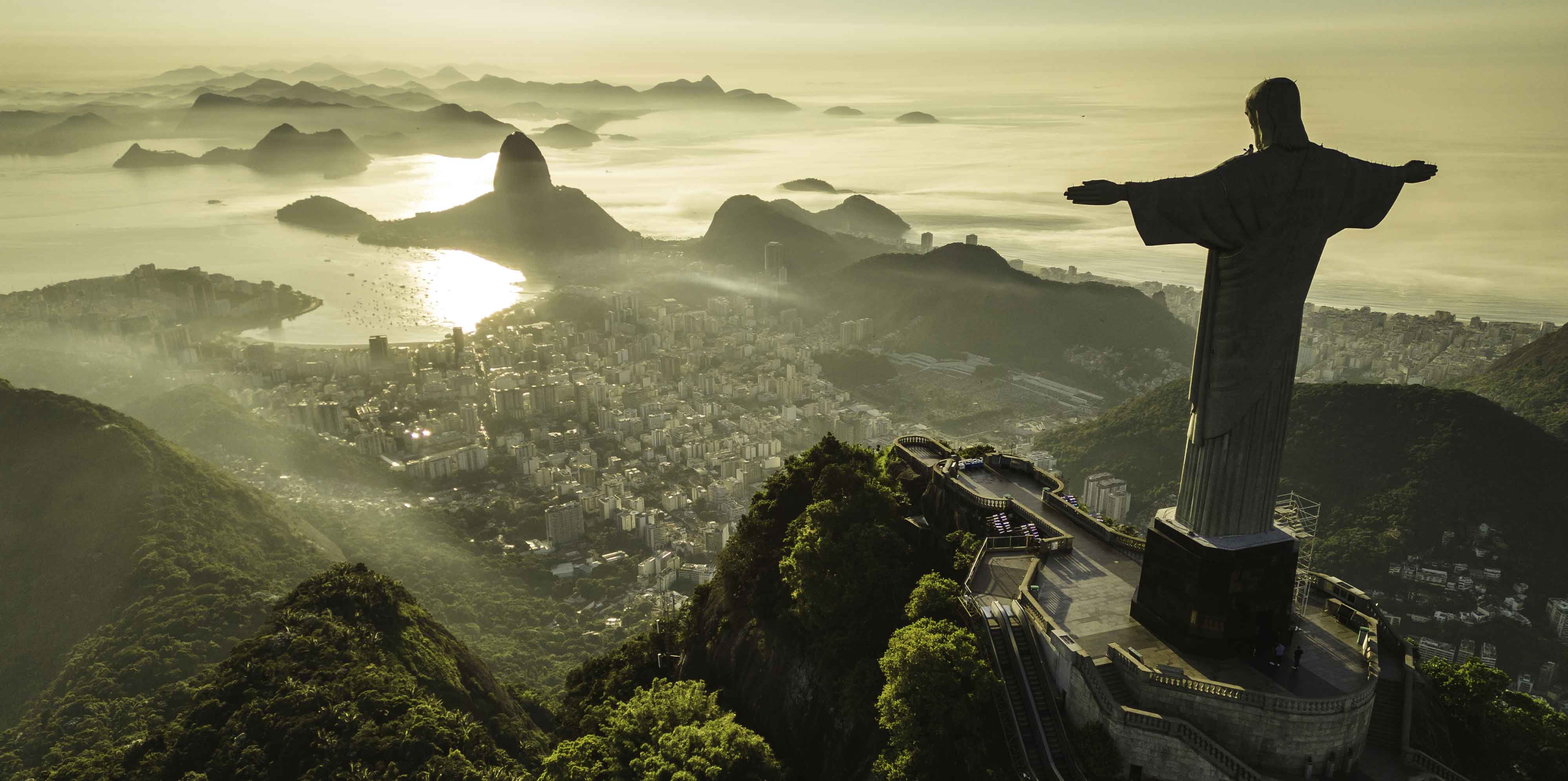 Background de Brasileiros por Aqui